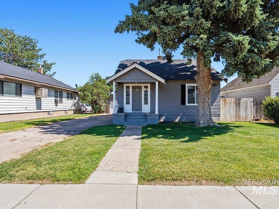 1st image of 620 16th Ave S