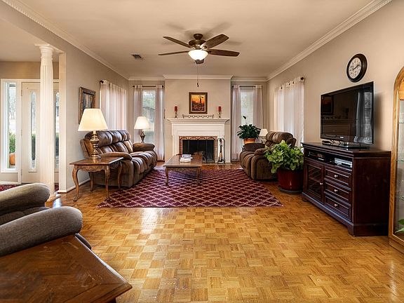 5th image of 200 Sherwood Ln