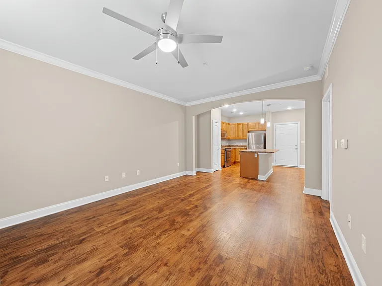 Mount Victor Olde Towne Luxury Apartments — Photo 62