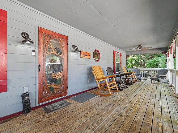 3rd image of 714 Shell Mountain Rd