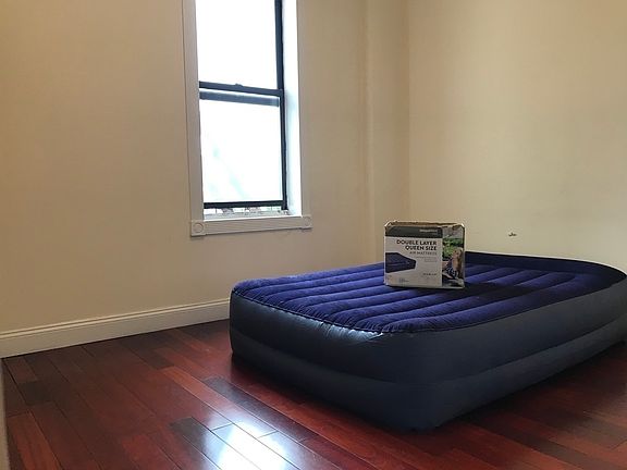 3rd image of 586 Pacific St #F5