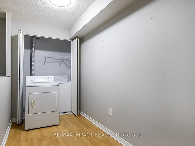 454 Centre St S #108 — Photo 14