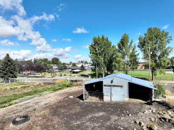 311 5th Ave, Nezperce, ID 83543
