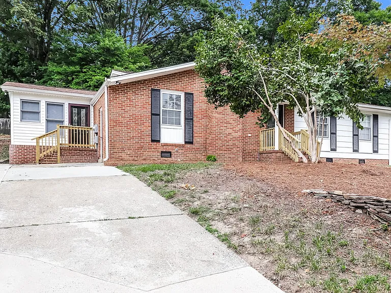 5401 Bayberry Ln — Photo 14