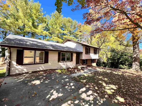 1109 Lora Ln, Blacksburg, VA 24060