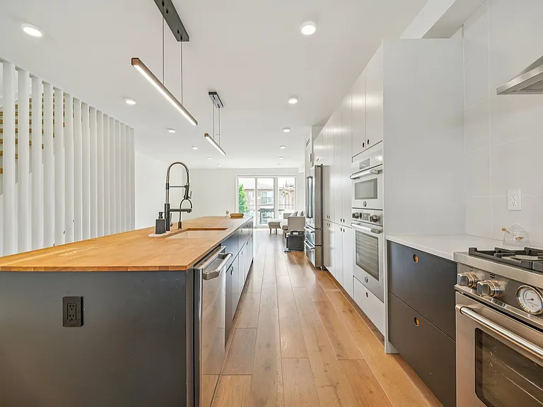 66B Henry Ave — Photo 13