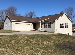 9982 Flat Rock Ct, Middleville, MI 49333