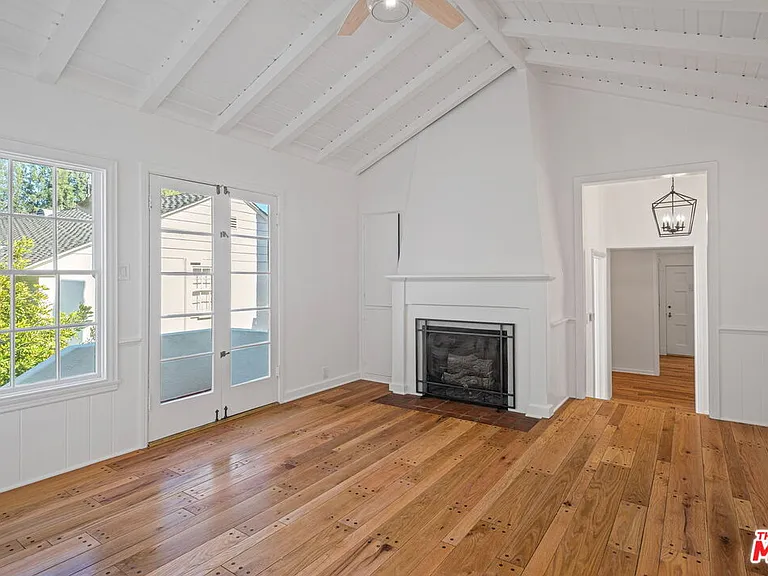 10527 Le Conte Ave — Photo 20