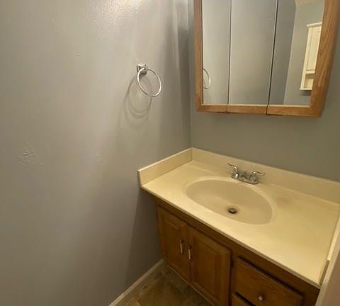 2nd image of 4039 Oak Villa Cir