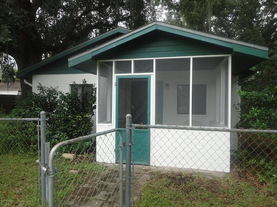 1st image of 109 Pine Ave N