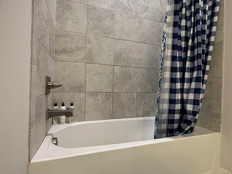 1085 Oglethorpe Dr — Photo 24