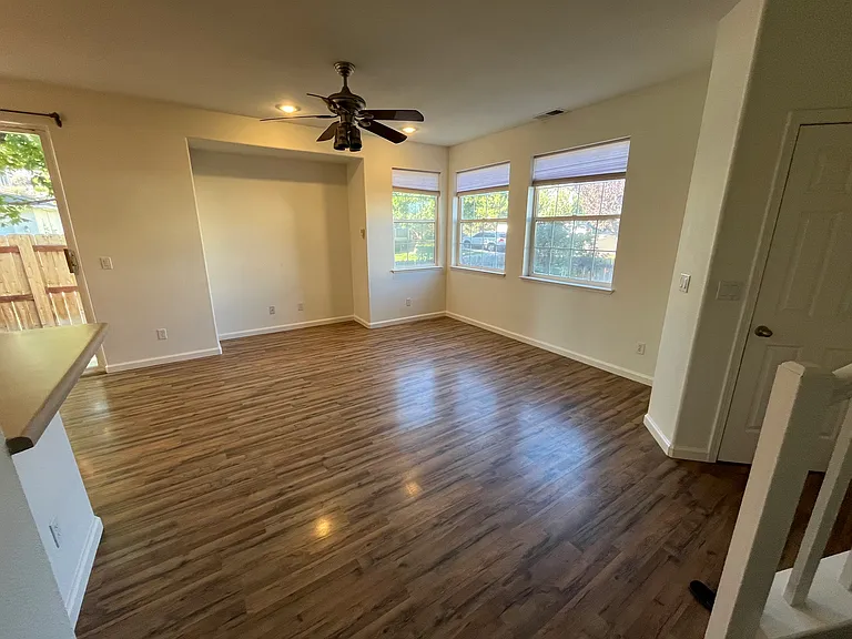 2151 Soldier Pass Ct — Photo 4