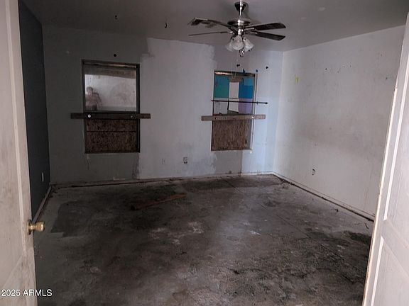 2nd image of 37909 W RAYMOND Street