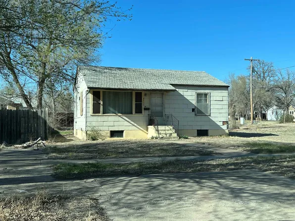 908 Russell Ave, Wakeeney, KS 67672
