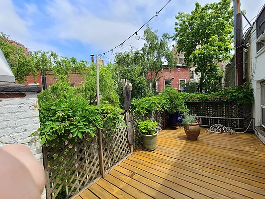 Rented by M.Woods & Associates | media 9