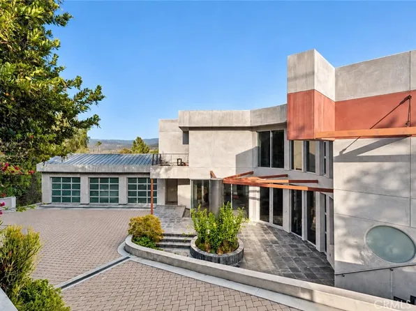 10182 Cowan Heights Dr, Santa Ana, CA 92705