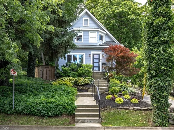 104 Gibson St, Grimsby, ON L3M 1G9