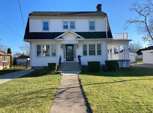 1045 Pasadena Ave, Niagara Falls, NY 14304