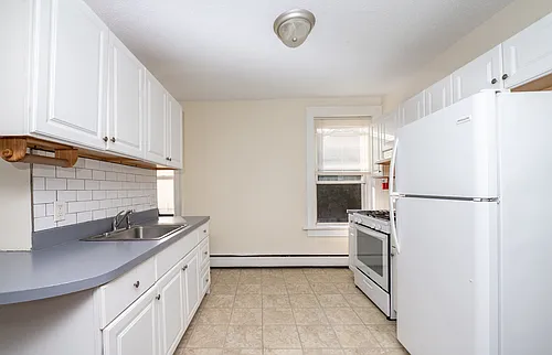 175 Humphrey St Photo 1