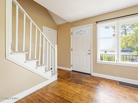 4th image of 4536 Stonestreet Ave
