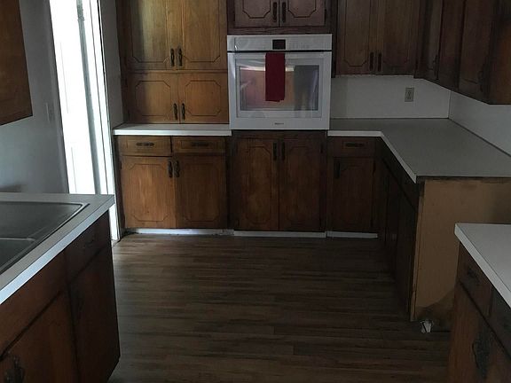 4th image of 314 Redwater Blvd E