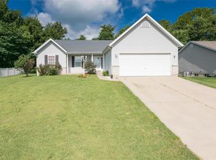 2807 Overview Dr, Columbia, IL 62236