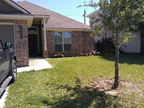 3rd image of 961 Oak Falls Dr