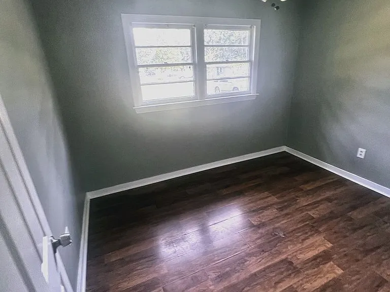 368 Leron Ave — Photo 7