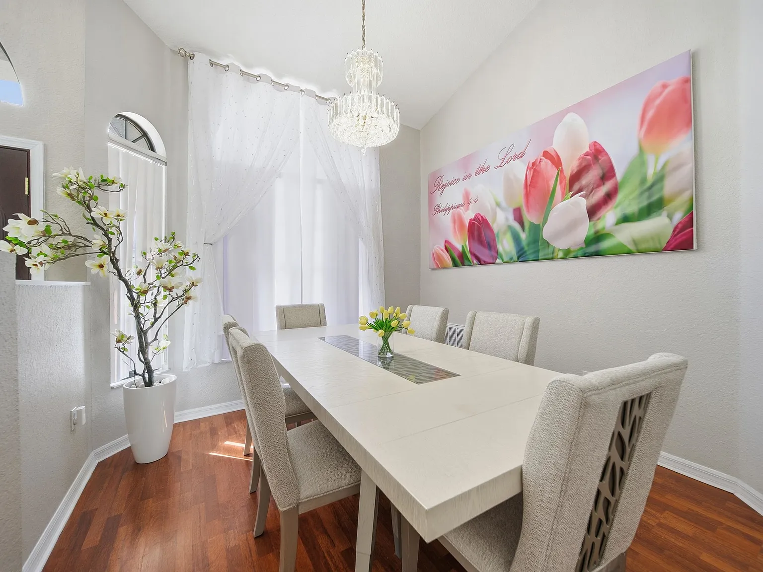 5 bed, 2302 sqft, $4,500 — Photo 4