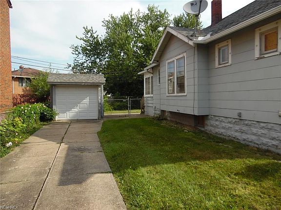 2nd image of 18701 Locherie Ave