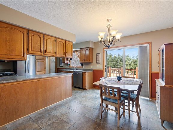 2nd image of 1309 Kenneth Dr