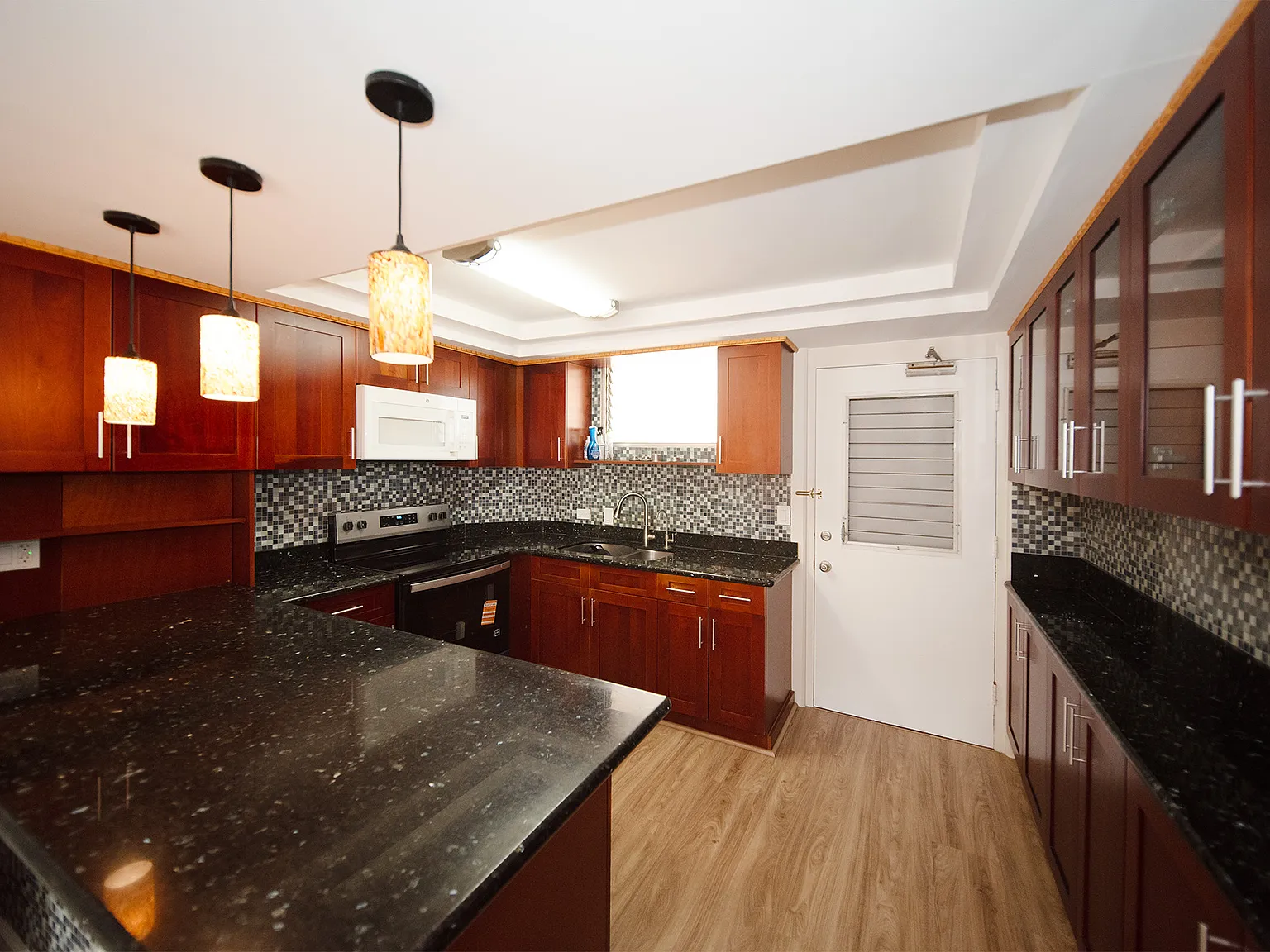 2440 Date St — Photo 2