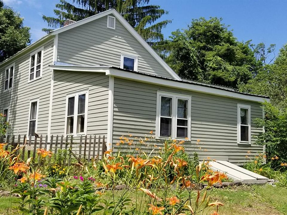 1st image of 67 Bloom St