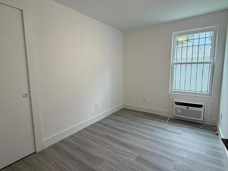 3528 Tiemann Ave #3 — Photo 3