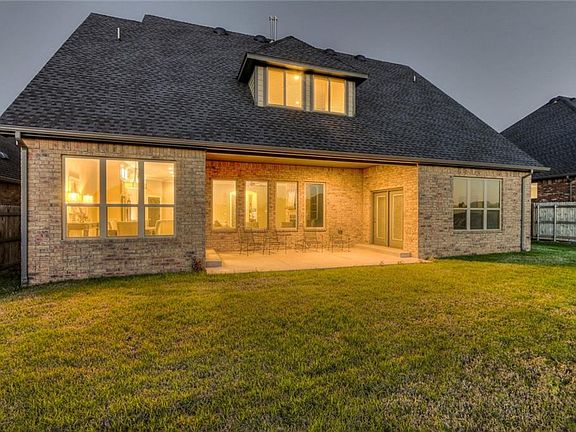 2nd image of 15301 Salem Creek Pl