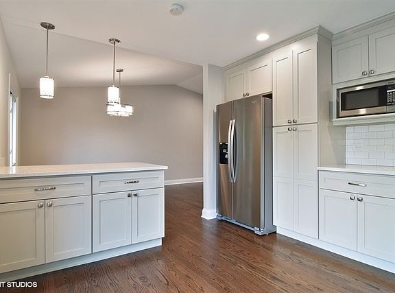 5th image of 4240 Eisenhower Cir