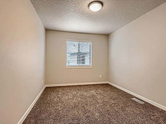 4017 SE 168th Ave — Photo 24