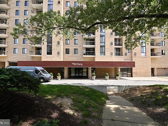 5th image of 4500 S Four Mile Run Dr APT 1114