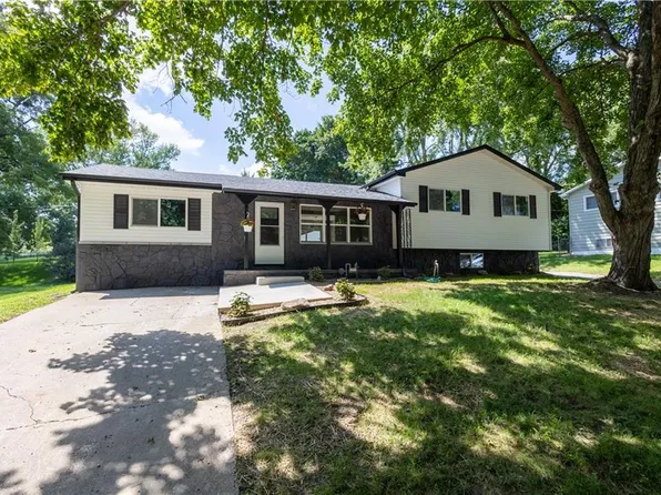 1606 Frankie Ln, Saint Joseph, MO 64503