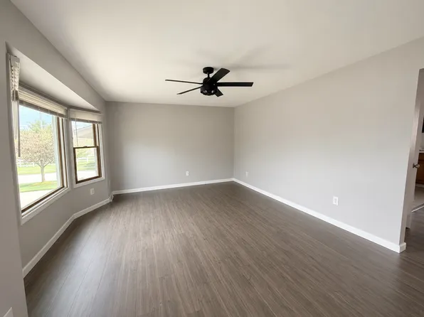 2737 Burton St SE, Grand Rapids, MI 49546