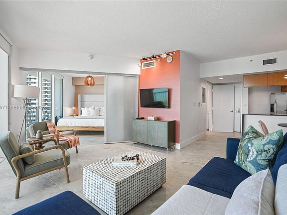 3rd image of 1750 N Bayshore Dr APT 1401