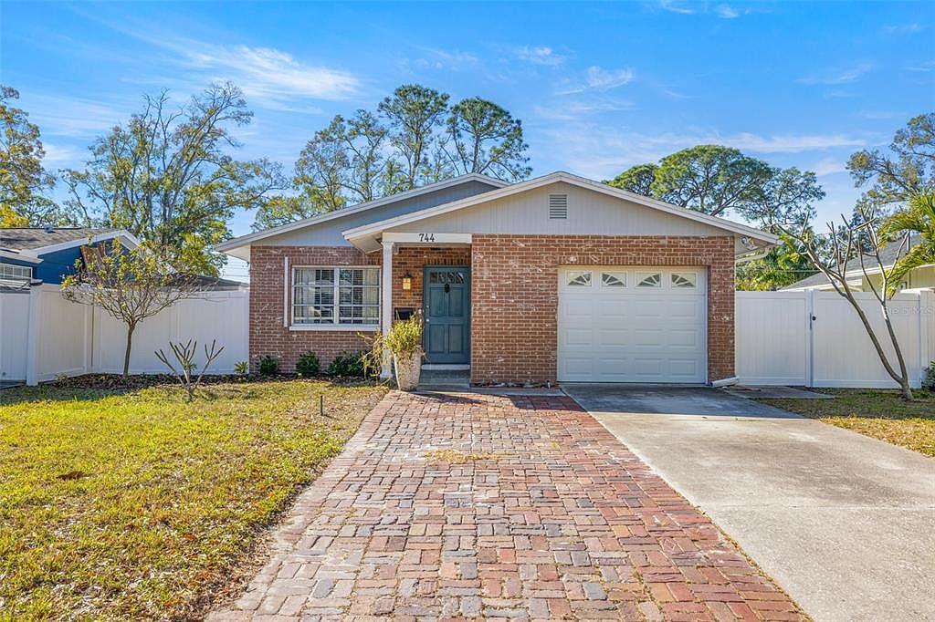 744 63rd Ave N, Saint Petersburg, FL 33702 | MLS #TB8472376 | Zillow