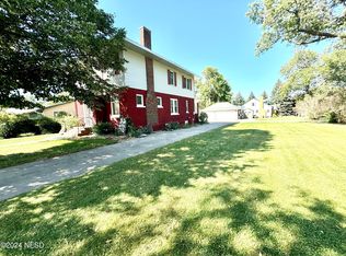 55 10th Ave NW, Watertown, SD 57201