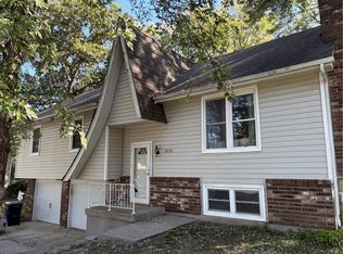 9853 N Holmes St, Kansas City, MO 64155
