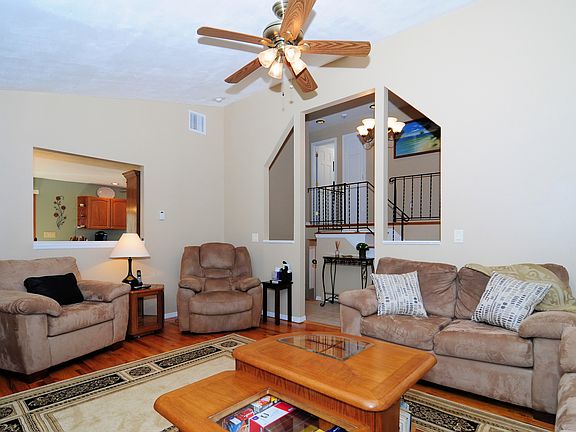 5th image of 528 Birch Hollow Dr