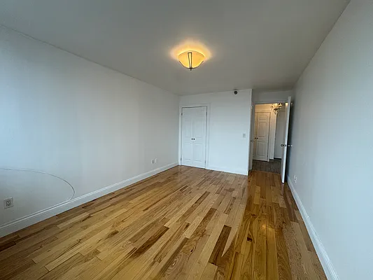 Rented by Douglas Elliman | media 14