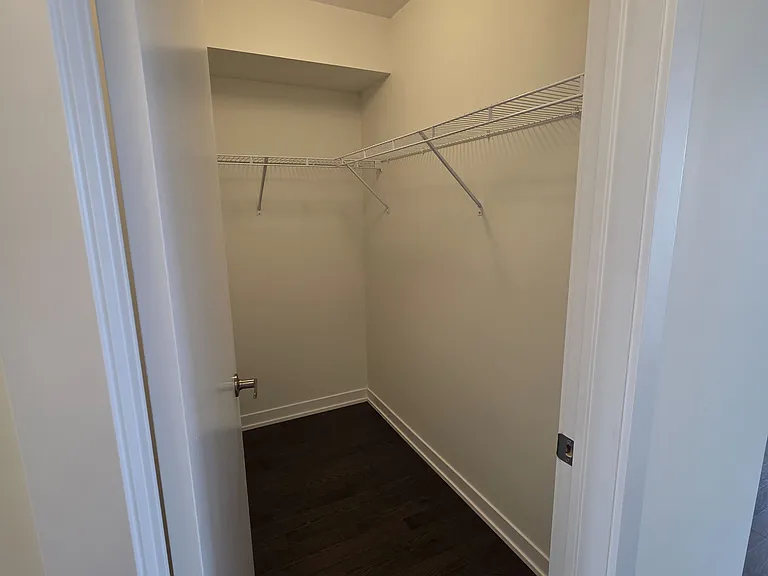 28 Green Gardens Blvd — Photo 21