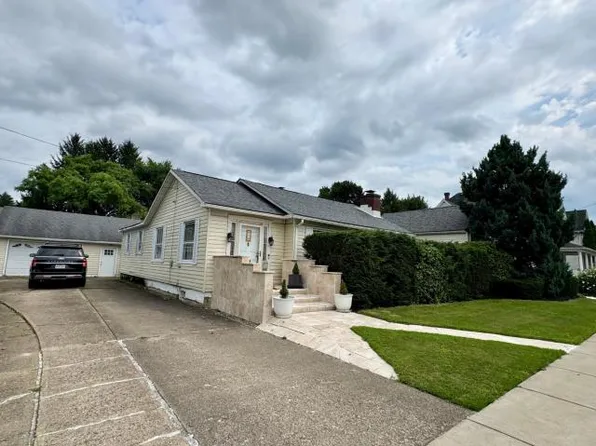 18 Hertzel St #8, Warren, PA 16365
