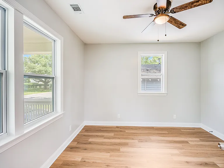 1217 E Park Ave — Photo 11