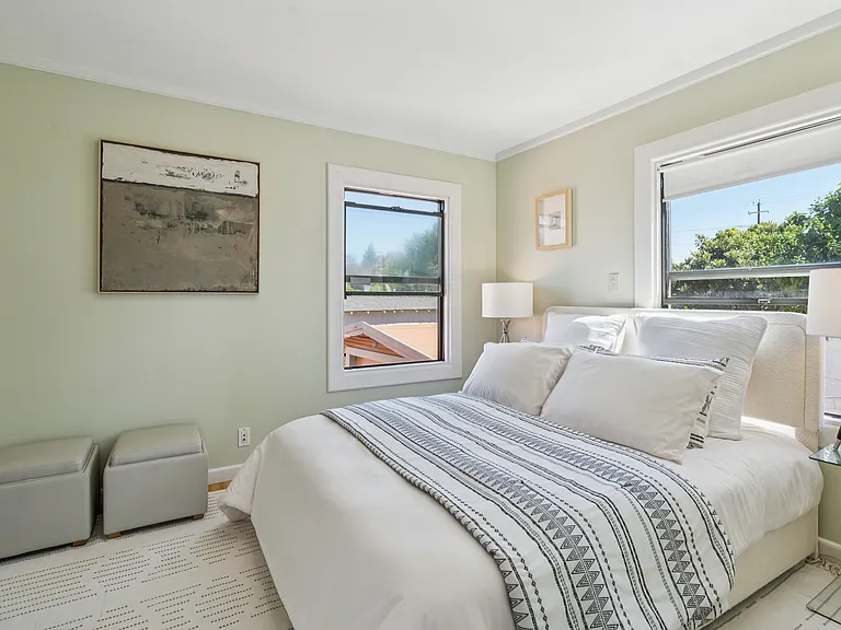 2328 Bartlett St — Photo 16